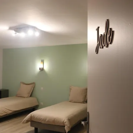 펜션 L'aventurine 콜롱베-레-두-에글리즈